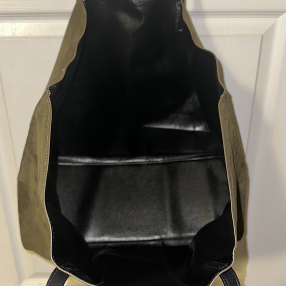 Macys Tote 👜❤️ - Picture 4 of 6